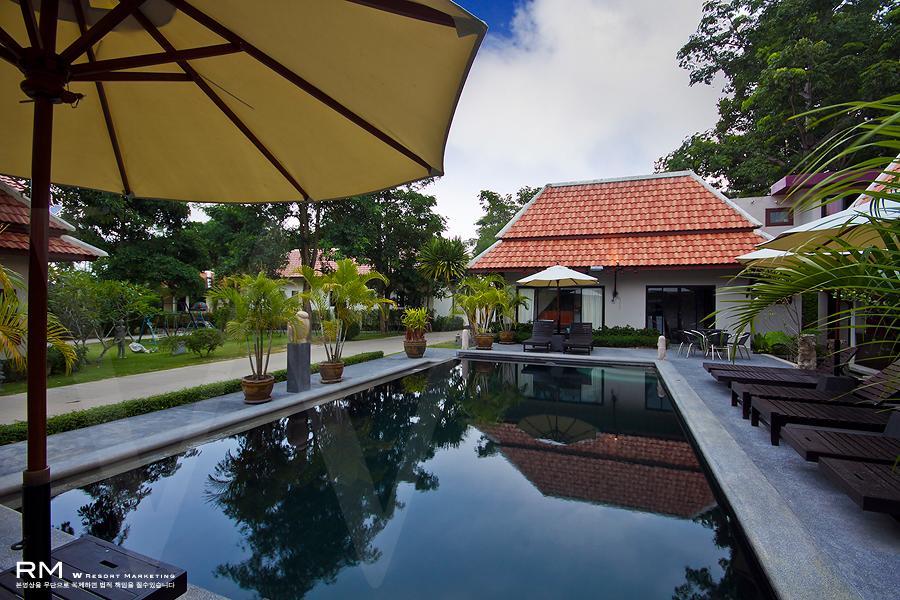 Ban Kao Tropical Boutique Residence Praia de Laem Set Exterior foto